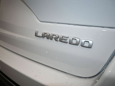 Used 2025 Jeep Grand Cherokee Laredo image 42
