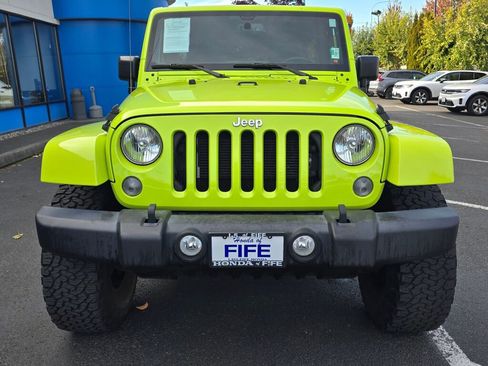 Used 2017 Jeep Wrangler Unlimited Rubicon w/ Max Tow Package image 8