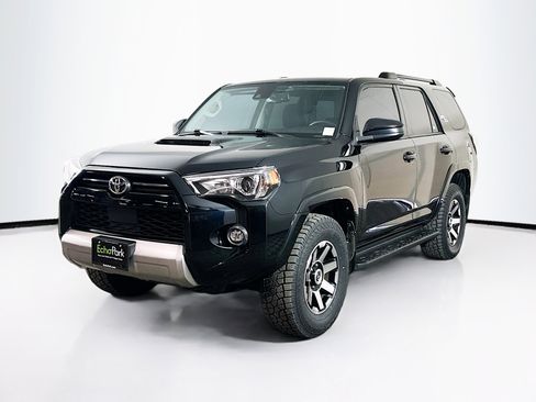 Used 2021 Toyota 4Runner TRD Off-Road image 3