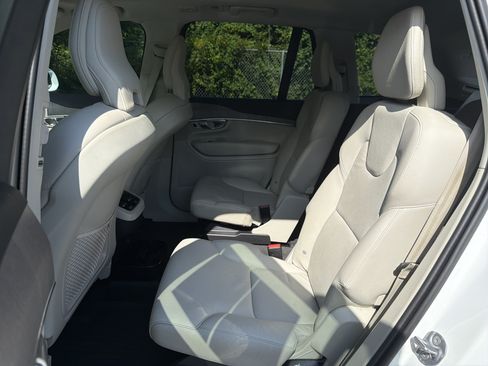 Certified 2024 Volvo XC90 B6 Plus w/ Protection Package Premier AWD/4WD image 10