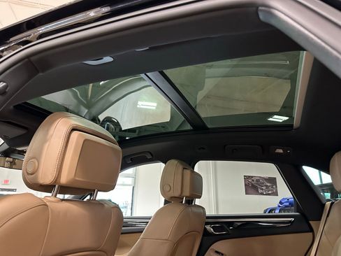 Used 2025 Porsche Macan image 37