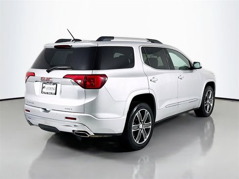 Used 2019 GMC Acadia Denali image 6