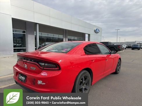 Used 2019 Dodge Charger SXT image 4