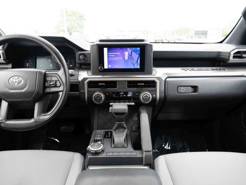 Used 2025 Toyota Tacoma SR5 AWD/4WD image 20