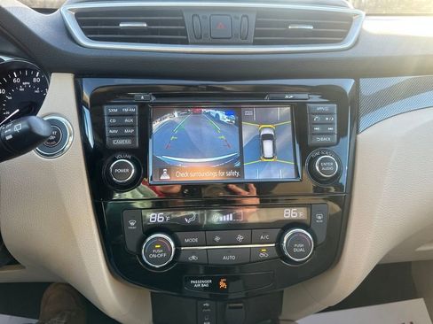 Used 2016 Nissan Rogue SL image 25