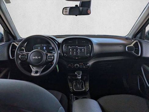 Used 2024 Kia Soul LX w/ Option Group 015 FWD image 18