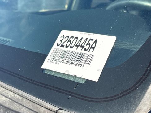 Used 2021 Toyota 4Runner SR5 Premium w/ Moonroof Package image 30