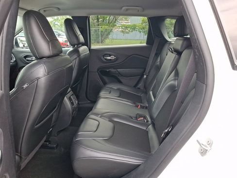 Used 2020 Jeep Cherokee Latitude Plus AWD/4WD image 10