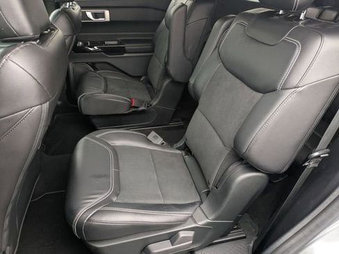 Used 2023 Ford Explorer ST w/ ST High-Performance Pack image 18