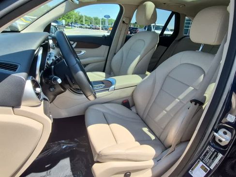 Used 2022 Mercedes-Benz GLC 300 4MATIC image 10