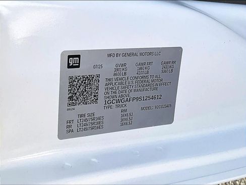 New 2025 Chevrolet Express 2500 w/ Driver Convenience Package image 17