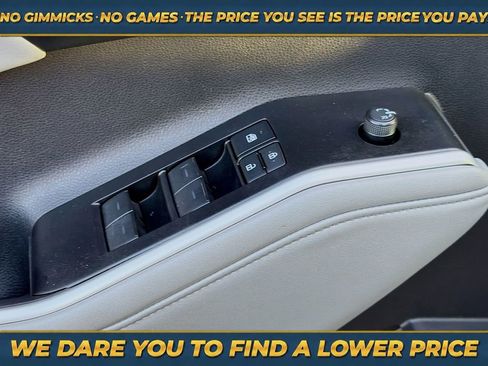 Used 2025 Toyota Highlander XLE AWD/4WD image 24
