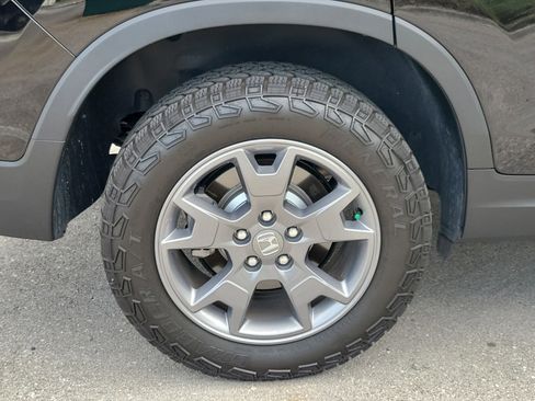 Used 2025 Honda Passport TrailSport image 12
