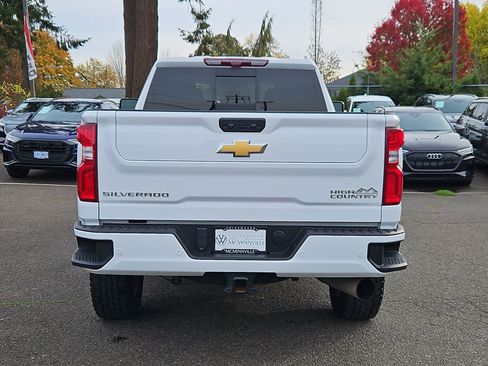 Used 2022 Chevrolet Silverado 2500 High Country w/ Z71 Off-Road Package image 4