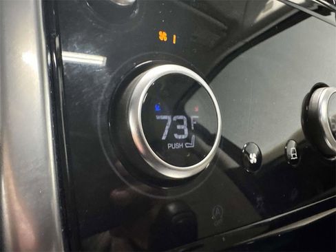 Used 2023 Land Rover Discovery Sport SE image 26