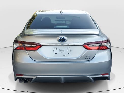 Used 2023 Toyota Camry SE image 7