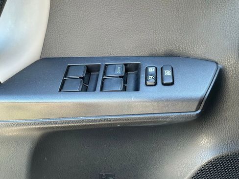 Used 2018 Toyota RAV4 XLE AWD/4WD image 17