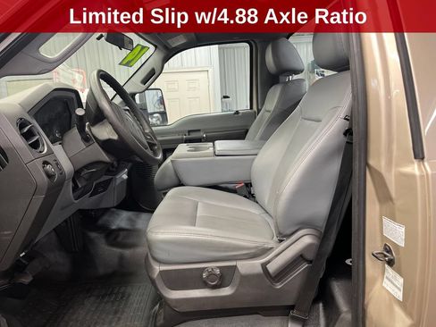 Used 2014 Ford F550 2WD Regular Cab Super Duty image 11