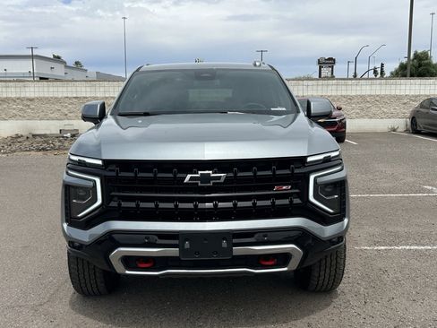 Used 2025 Chevrolet Suburban Z71 AWD/4WD image 7