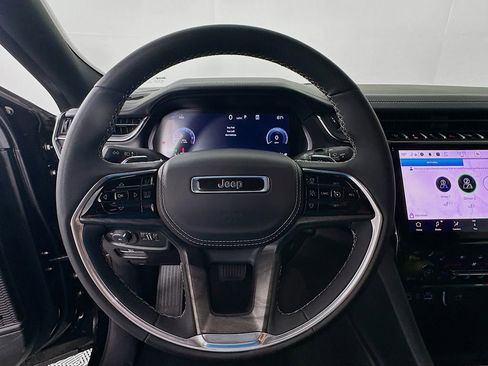 Used 2025 Jeep Grand Cherokee L Overland image 11