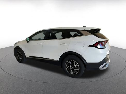 Used 2025 Kia Sportage LX image 10