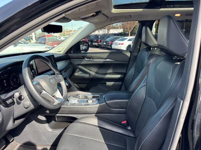 Used 2023 INFINITI QX60 Sensory w/ Vision Package AWD/4WD image 2