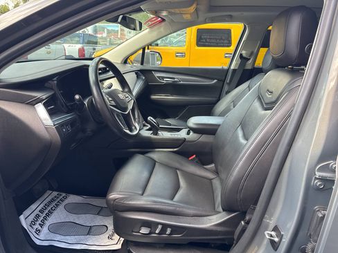 Used 2019 Cadillac XT5 Premium Luxury AWD/4WD image 16