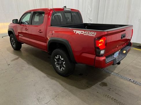 Certified 2018 Toyota Tacoma TRD Off-Road AWD/4WD image 6