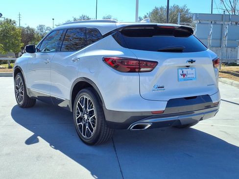 Used 2023 Chevrolet Blazer Premier w/ Enhanced Convenience Package FWD image 2