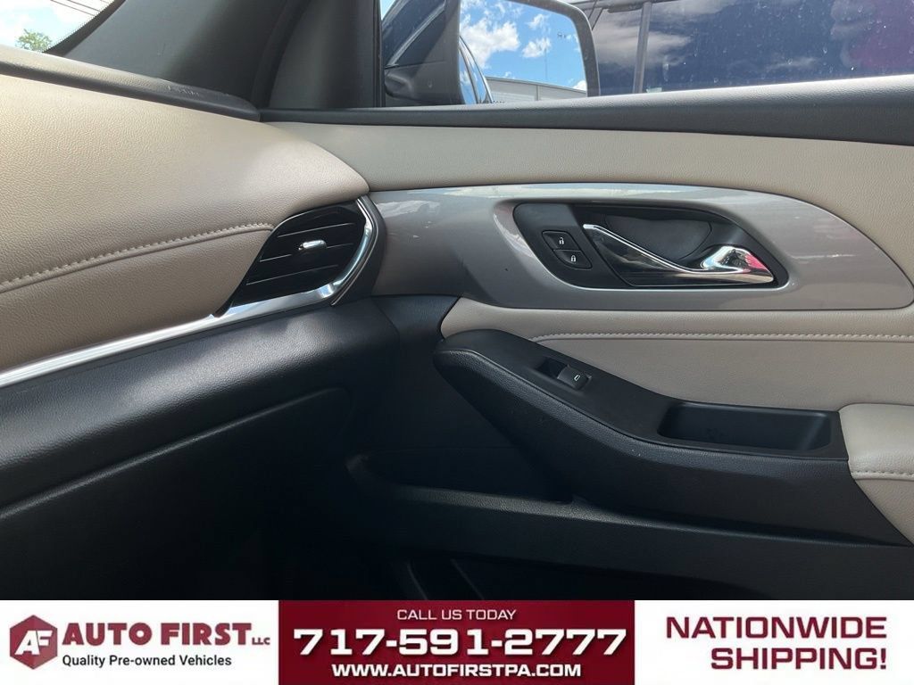 Used 2023 Chevrolet Traverse LT w/ LT Premium Package AWD/4WD image 28