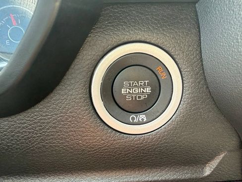 Used 2023 RAM 1500 Big Horn AWD/4WD image 18