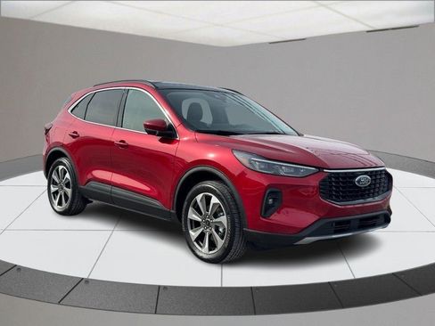 Used 2025 Ford Escape Platinum w/ Premium Technology Package image 2