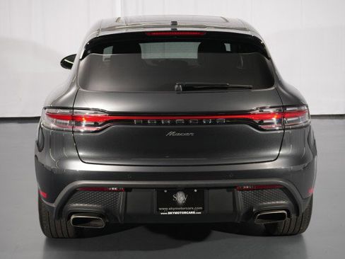 Used 2022 Porsche Macan AWD/4WD image 12