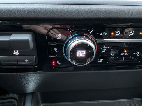 Used 2022 GMC Sierra 1500 SLT w/ SLT Premium Plus Package image 9