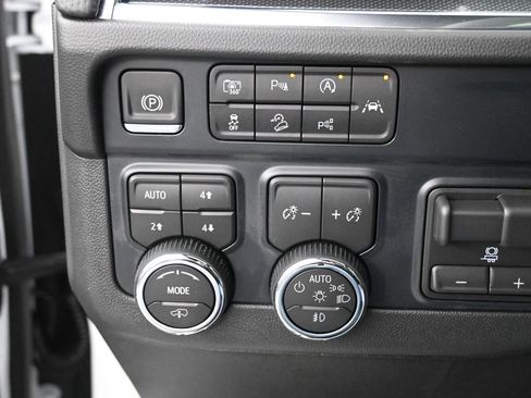 New 2026 Chevrolet Suburban RST w/ RST Capability Package image 38