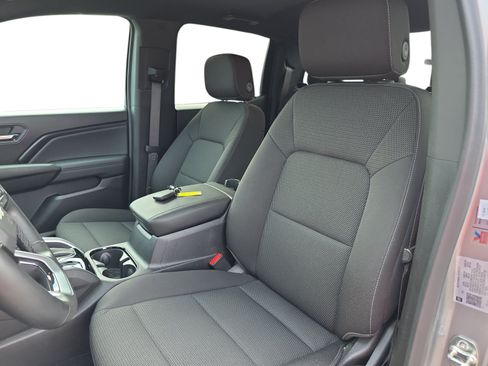 Used 2024 Chevrolet Colorado LT w/ LT Convenience Package RWD image 12
