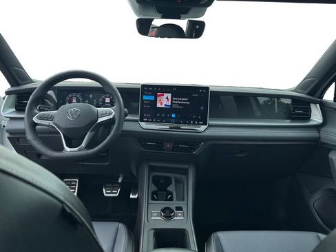 New 2026 Volkswagen Tiguan SE R-Line AWD/4WD image 16