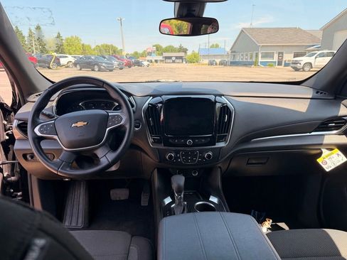 Used 2023 Chevrolet Traverse LT AWD/4WD image 10