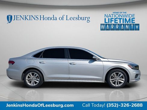Used 2020 Volkswagen Passat 2.0T SE FWD image 2