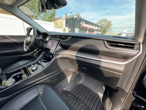 Used 2021 Jeep Grand Cherokee L Limited AWD/4WD image 44