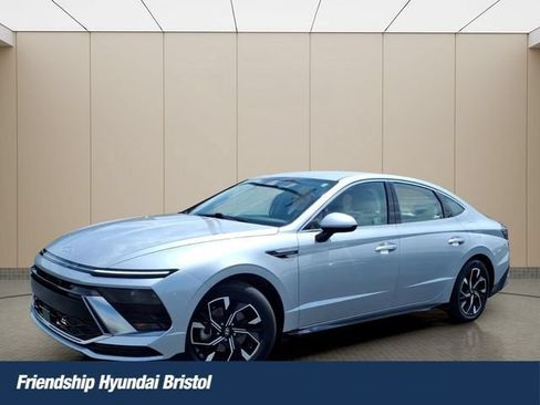 Used 2024 Hyundai Sonata SEL FWD image 1