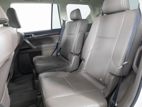 Used 2019 Lexus GX 460 Premium image 13