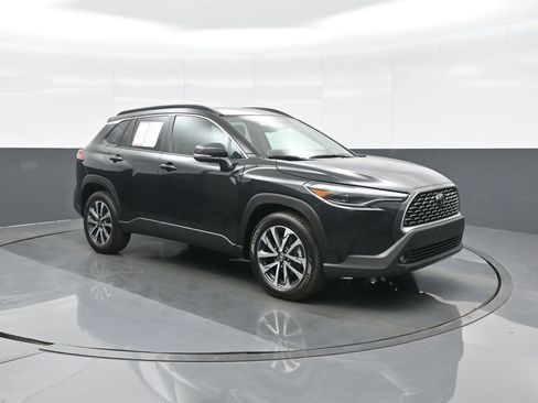 Certified 2025 Toyota Corolla Cross XLE AWD/4WD image 1