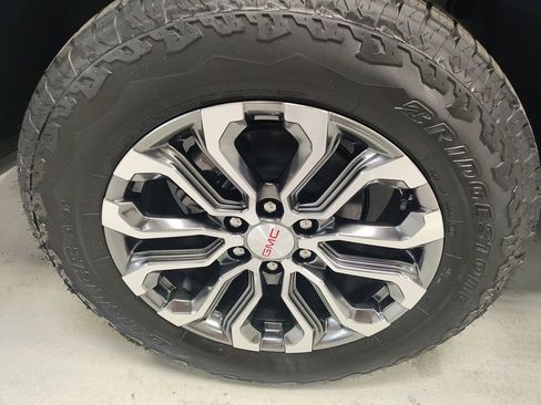New 2026 GMC Canyon Denali AWD/4WD image 3