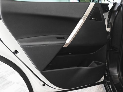 Used 2024 BMW iX xDrive50 w/ Premium Package image 12