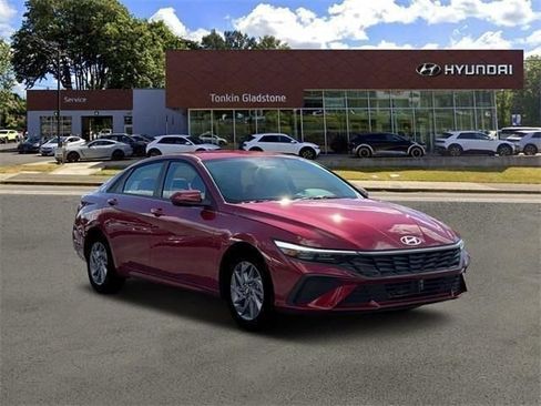 Used 2026 Hyundai Elantra Hybrid FWD image 11