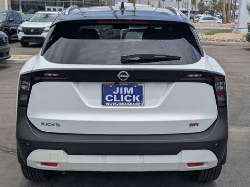 New 2026 Nissan Kicks SR FWD image 3