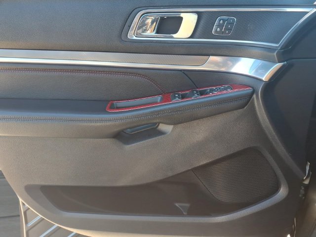 Used 2018 Ford Explorer Sport w/ Equipment Group 401A AWD/4WD image 15