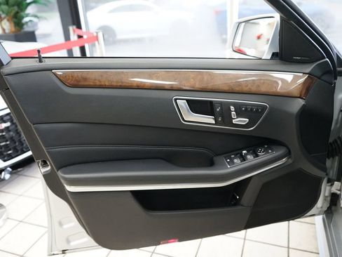 Used 2014 Mercedes-Benz E 350 4MATIC Sedan image 24