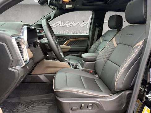 Used 2025 GMC Canyon Denali AWD/4WD image 24
